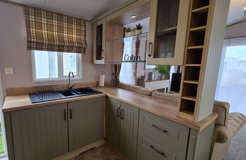 Rhyl Apartamento | Stunning Platinum Caravan in Rhyl 2 Mins to Beach