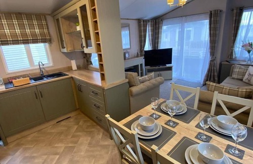 Rhyl Apartamento | Stunning Platinum Caravan in Rhyl 2 Mins to Beach
