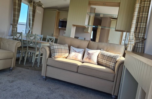 Rhyl Apartamento | Stunning Platinum Caravan in Rhyl 2 Mins to Beach
