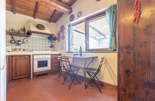 Mazzetelli Villa | Casa de vacaciones privada con WIFI, TV, patio, vista panorámica, aparcamiento, cerca de Rieti