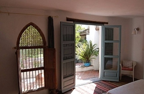 Orgiva Villa | Impresionante jardín y piscina privados, espaciosa villa rodeada de un hermoso patio.