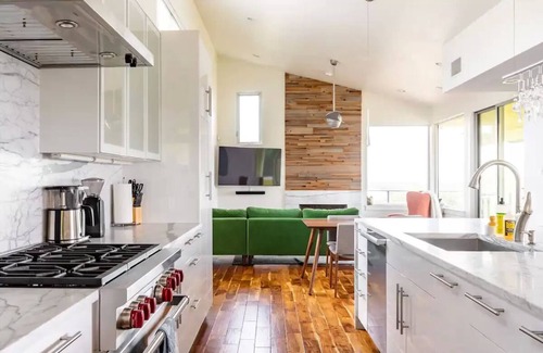 Austin Casa | Stunning, Private, Mid-Century Home in East Austin