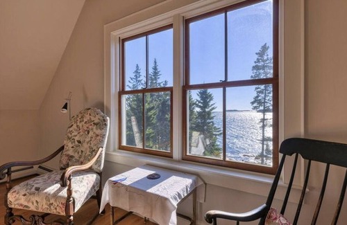 Stonington Casa | Stunning private oceanfront home