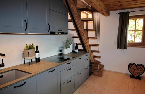 Muhlthal Casa | Estupenda casa de vacaciones privada para 2 personas con WIFI, TV, patio y aparcamiento