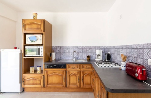 Matignon Casa | Maravillosa casa de vacaciones privada con TV, terraza, mascotas permitida y aparcamiento