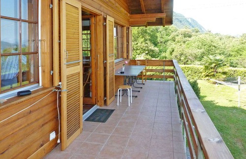 Porto Valtravaglia Casa | Estupenda casa de vacaciones privada con WIFI, TV, terraza, mascotas permitida y aparcamiento