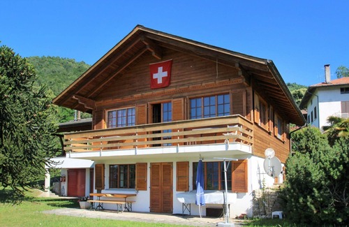 Porto Valtravaglia Casa | Estupenda casa de vacaciones privada con WIFI, TV, terraza, mascotas permitida y aparcamiento