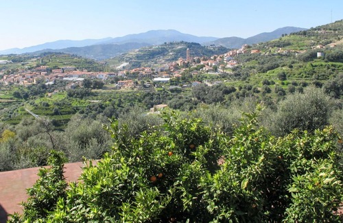 Terzorio Casa | Maravillosa casa de vacaciones privada con TV, terraza, mascotas permitida y vista panorámica