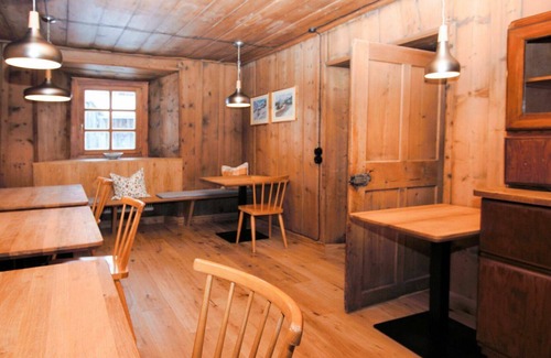 Pettneu am Arlberg Casa | Preciosa casa de vacaciones privada para 26 personas con WIFI, TV y aparcamiento