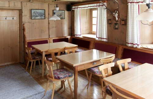 Pettneu am Arlberg Casa | Preciosa casa de vacaciones privada para 26 personas con WIFI, TV y aparcamiento