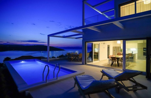 Necujam Casa | Maravillosa casa de vacaciones privada con piscina privada, A/C, WIFI, TV, terraza y aparcamiento