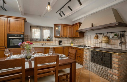 Cepljani Casa | Estupenda casa de vacaciones privada con WIFI, A/C, piscina privada, TV, terraza y aparcamiento