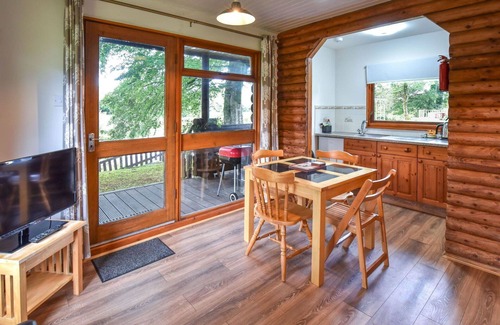 Fivelanes Casa | Estupenda casa de vacaciones privada con jacuzzi, WIFI, TV, patio, mascotas permitida y aparcamiento