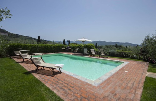 Camucia Villa | Casa de vacaciones privada con WIFI, A/C, piscina privada, TV, terraza, vista panorámica