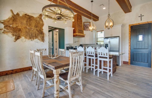 Oakland Villa | Stunning Ranch Villa: Private Pool & Hot Tub!