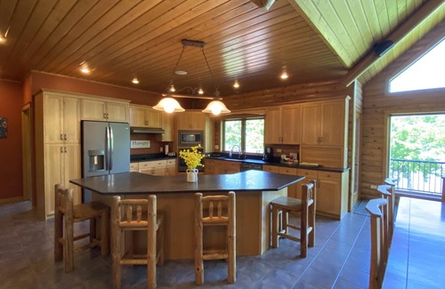 Alexandria Casa | Stunning, relaxing home on Lake Carlos perfect for your vacation