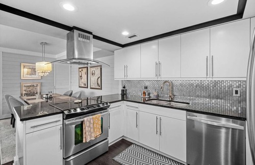 Longboat Key Condominio | Stunning, resort like, Longboat Key, 2-bedroom condo on Gulf beach, near stores!
