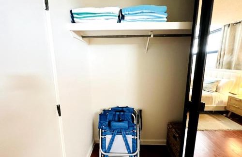 Downtown Honolulu Apartamento | Stunning Resort! Steps to Pool, Hot Tub and Parking