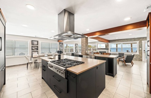 Orlando Beach Condominio | Stunning Riverfront Views! W/ Private beach access & Perfect Setting for Events