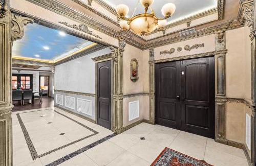 San Jose Casa | Stunning Roman Design 7Bed5Bath in Heart San Jose