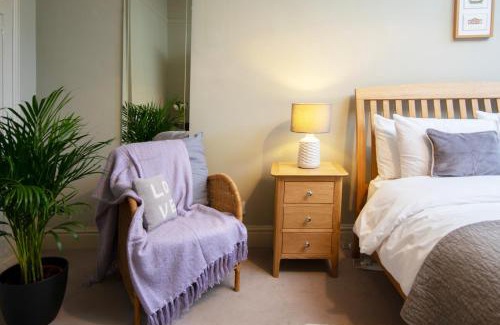 Upper Town Apartamento | Stunning Royal Crescent Apartment with 3 Bedrooms