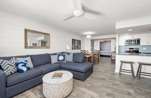 Bethany Beach Condominio | Stunning Sea Colony Oceanfront Condo just steps to the sand and pools!