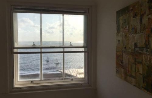 St Leonards-On-Sea Apartamento | Stunning seafront flat,St Leonards