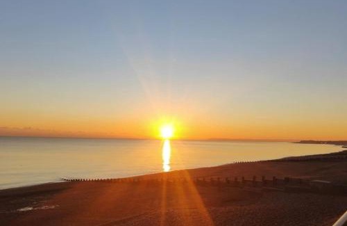 St Leonards-On-Sea Apartamento | Stunning seafront flat,St Leonards