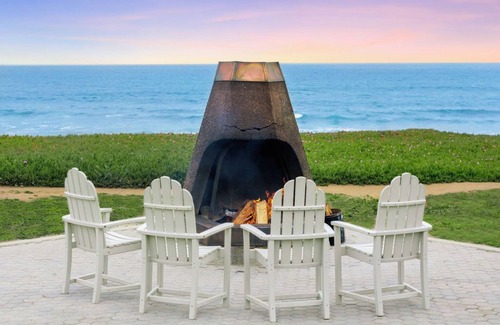 San Simeon Hotel | Stunning Seaside Cliffs & Beaches Nearby | Convenient Room w/ Sofa bed