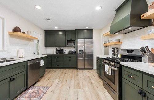 Three Rivers Casa | Stunning Sequoia Hills Villa w/ pool, Game room, Hot tub, Firepit and EV charger