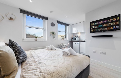 Penge Apartamento | Stunning Serviced Room Crystal Palace London Se20