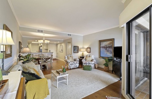 Shelter Cove Condominio | Stunning Shelter Cove Harbour and Marina Views, Bike to the Beach - HS7155