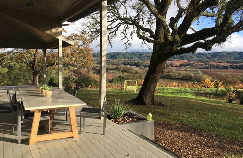 Healdsburg Casa | Stunning Sonoma 3BR, 3BA house w/view, lap pool, hot tub, Tesla chgr, Healdsburg