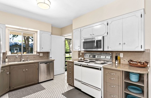North End Villa | Stunning & Spacious | 938 Downtown Villa