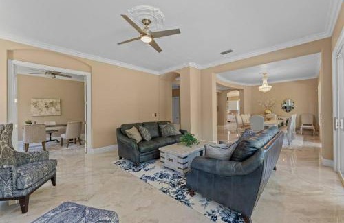 Westlake Apartamento | Stunning Spacious Family Home in Natomas