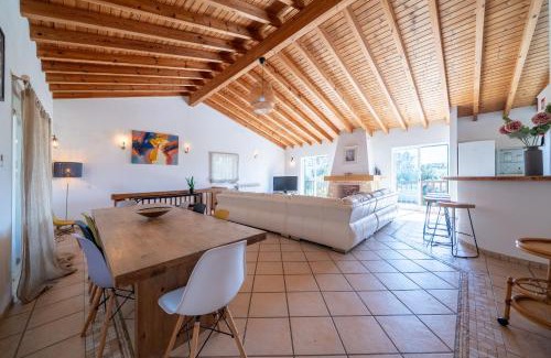 Aljezur Villa | Stunning Spacious Family Villa in the Algarve