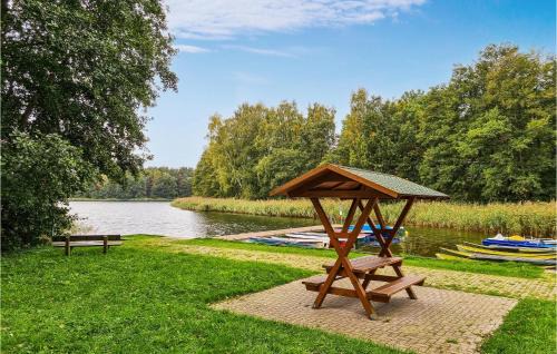 Garden Otro | Stunning Stacaravan In Lohmen Am See