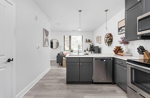 Meridian-Kessler Apartamento | Stunning Studio Apt near Broad Ripple CozySuites