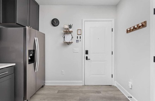 Meridian-Kessler Apartamento | Stunning Studio Apt near Broad Ripple CozySuites