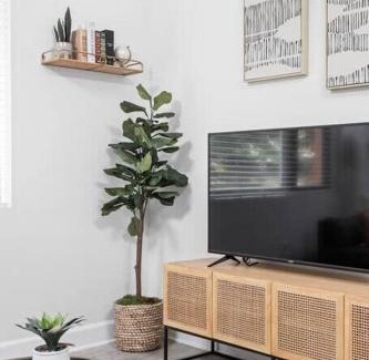 Meridian-Kessler Apartamento | Stunning Studio Apt near Broad Ripple CozySuites