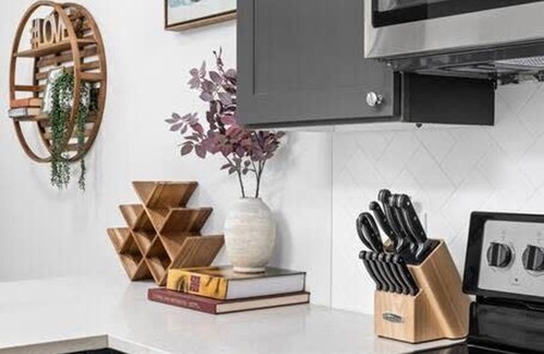 Meridian-Kessler Apartamento | Stunning Studio Apt Near Broad Ripple Cozysuites