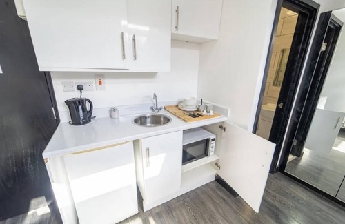 Selly Oak Casa | Stunning Studio by Queen Elizabeth Hospital