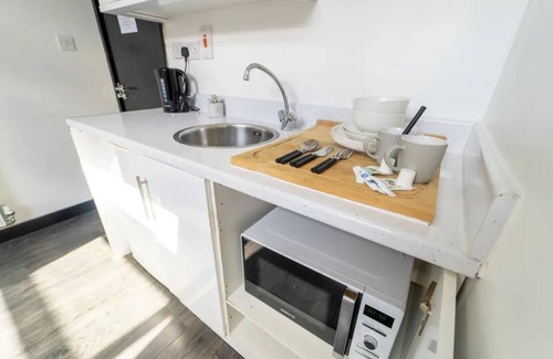 Selly Oak Casa | Stunning Studio by Queen Elizabeth Hospital