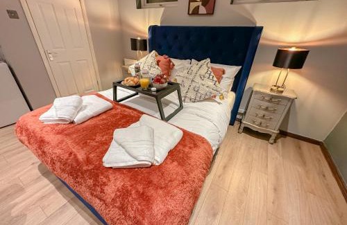 Hendon Casa | Stunning Studio Garden House - Free Wifi & Parking