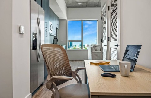 Channel District Apartamento | Stunning Studio | New and Luxury | Free Parking!