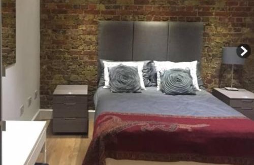 Banstead Apartamento | Stunning Studio1, Banstead with free off st parking