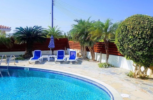 Emba Villa | Impresionante, elegante y espaciosa villa de 3 dormitorios con piscina privada