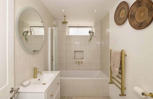 Twickenham Riverside Casa | Stunning stylish flat near Richmond Bridge Pass the Keys