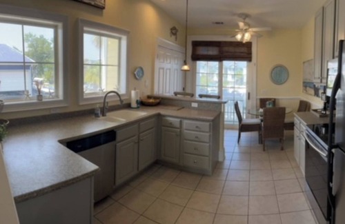 Bonito Boathouses Casa | Stunning Sunrise and Sunset Views, King Suites, and Double Balconies. Premium Golf Cart Included, and Well-Behaved Pets Considered - 861 Bonito Rd