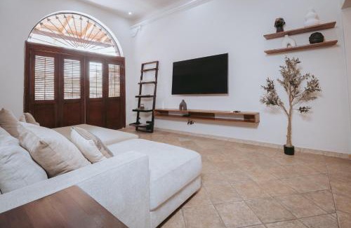 Casco Viejo Apartamento | Stunning Terrace Hidden Among Ruins Ofcascoviejo